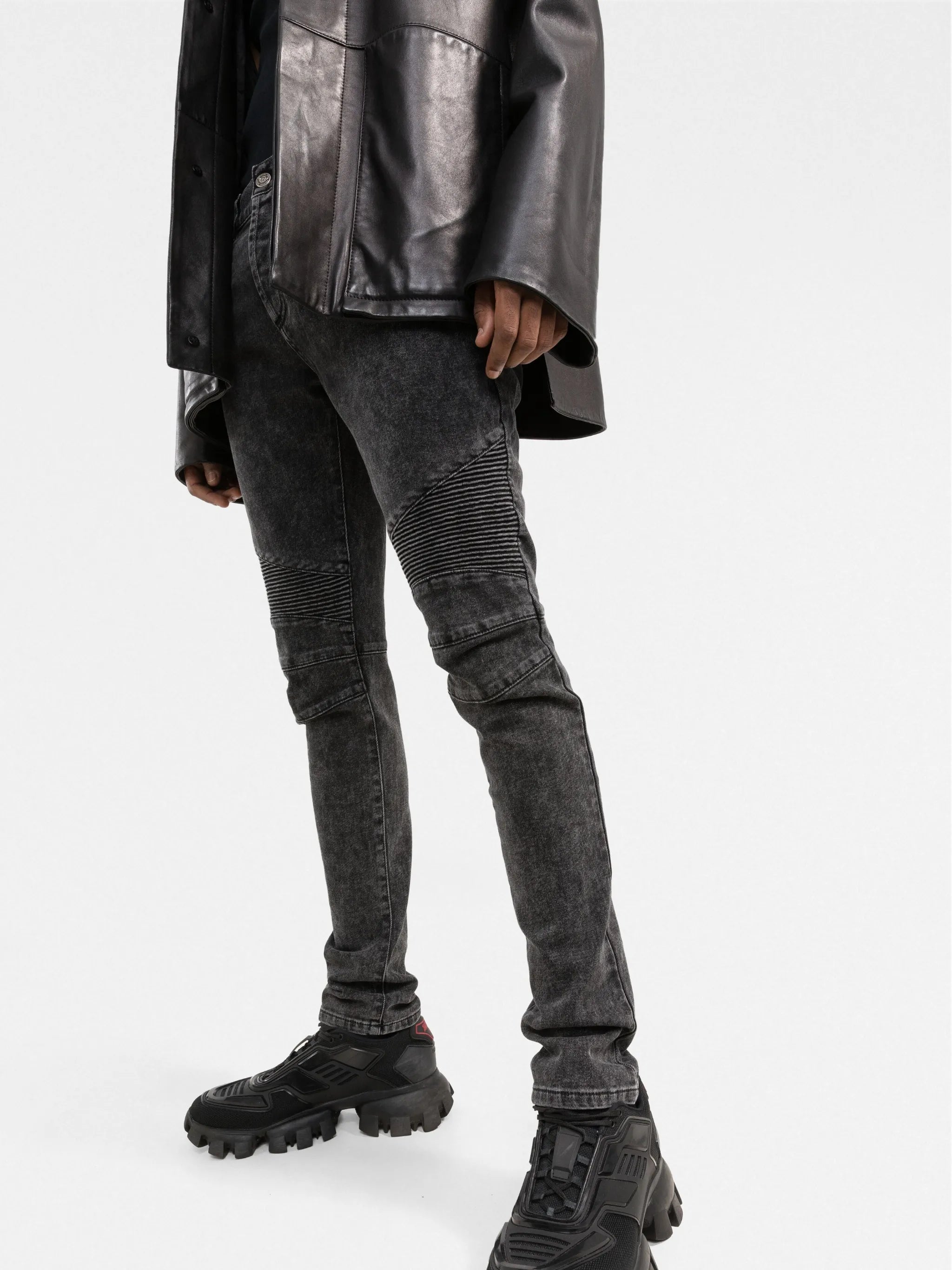 Slim-Fit džínsy s rebrovanými kolenami