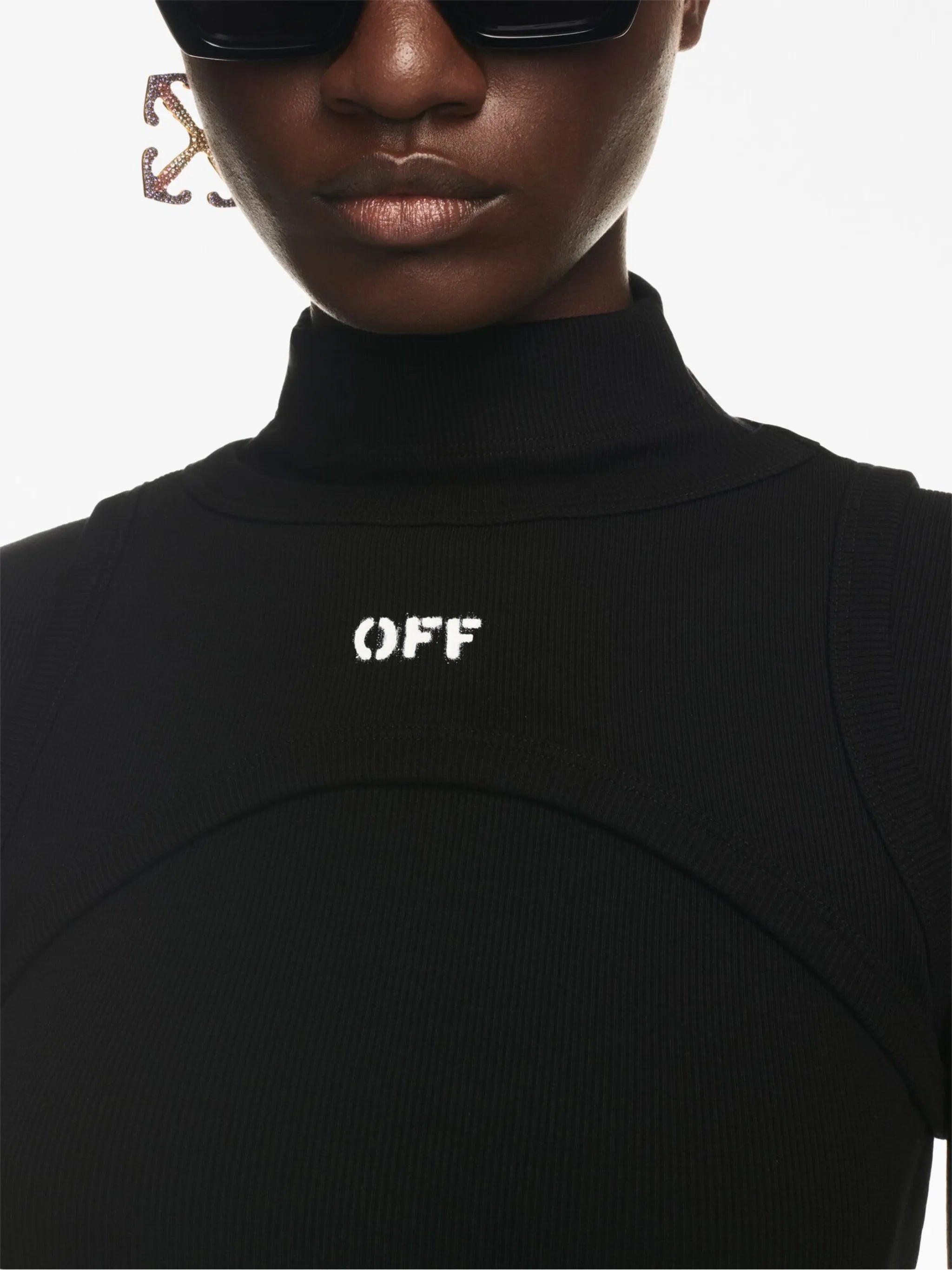 Žebrované rolákové šaty