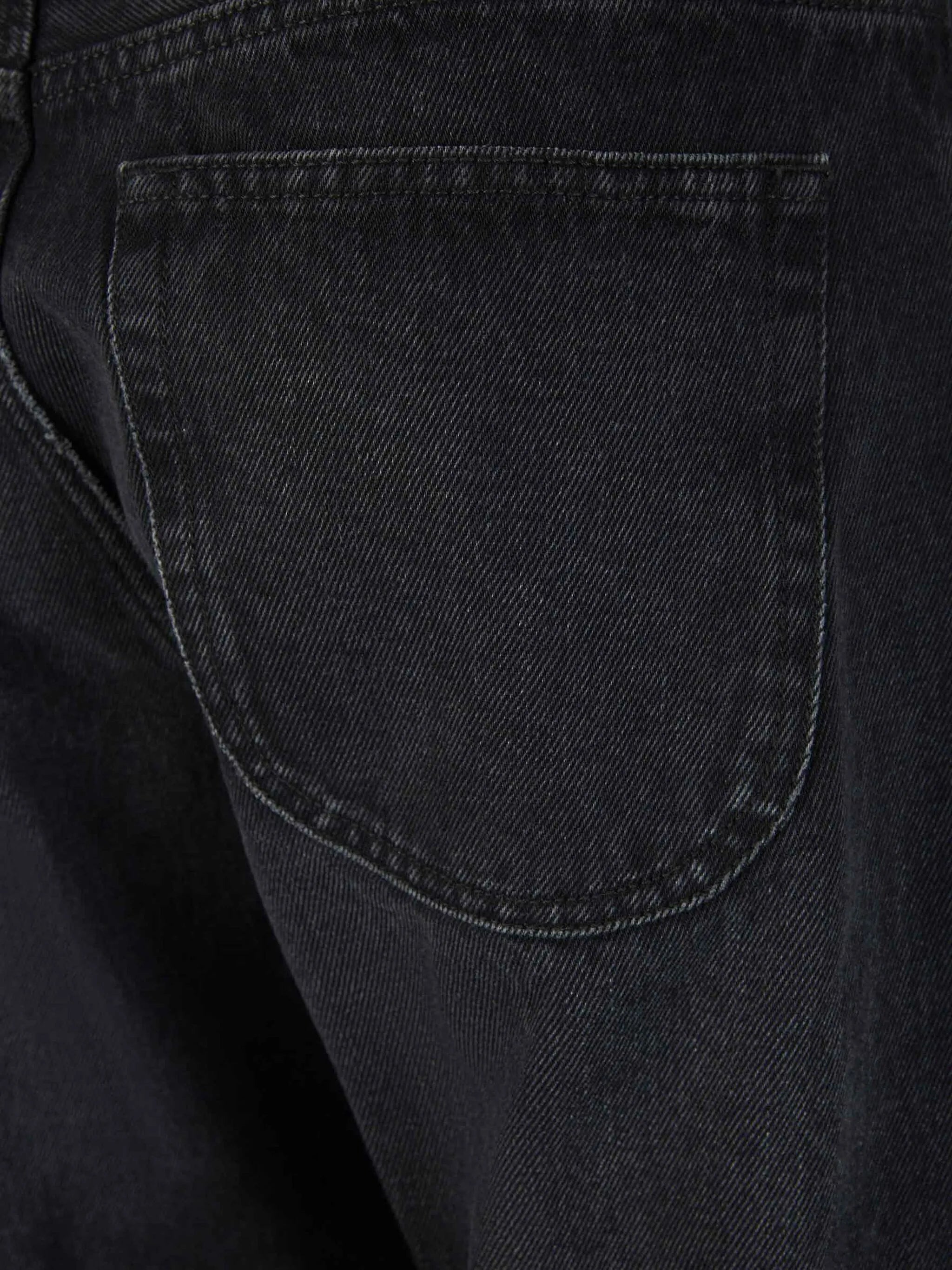 Tapered džíny s vybledlým efektem