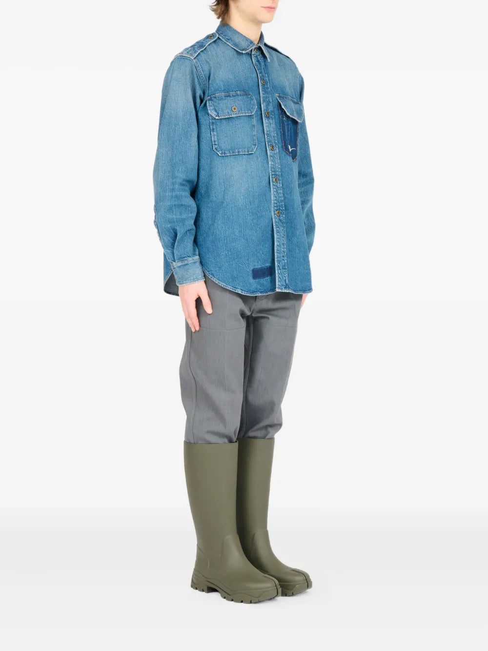 Jeanshemd mit aufgesetzten Taschen