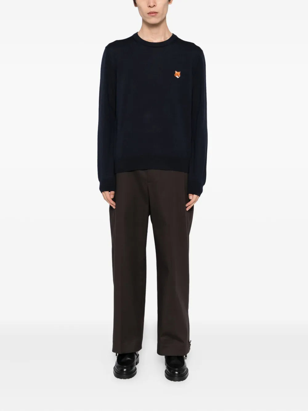 Svetr s výraznou nášivkou hlavy lišky