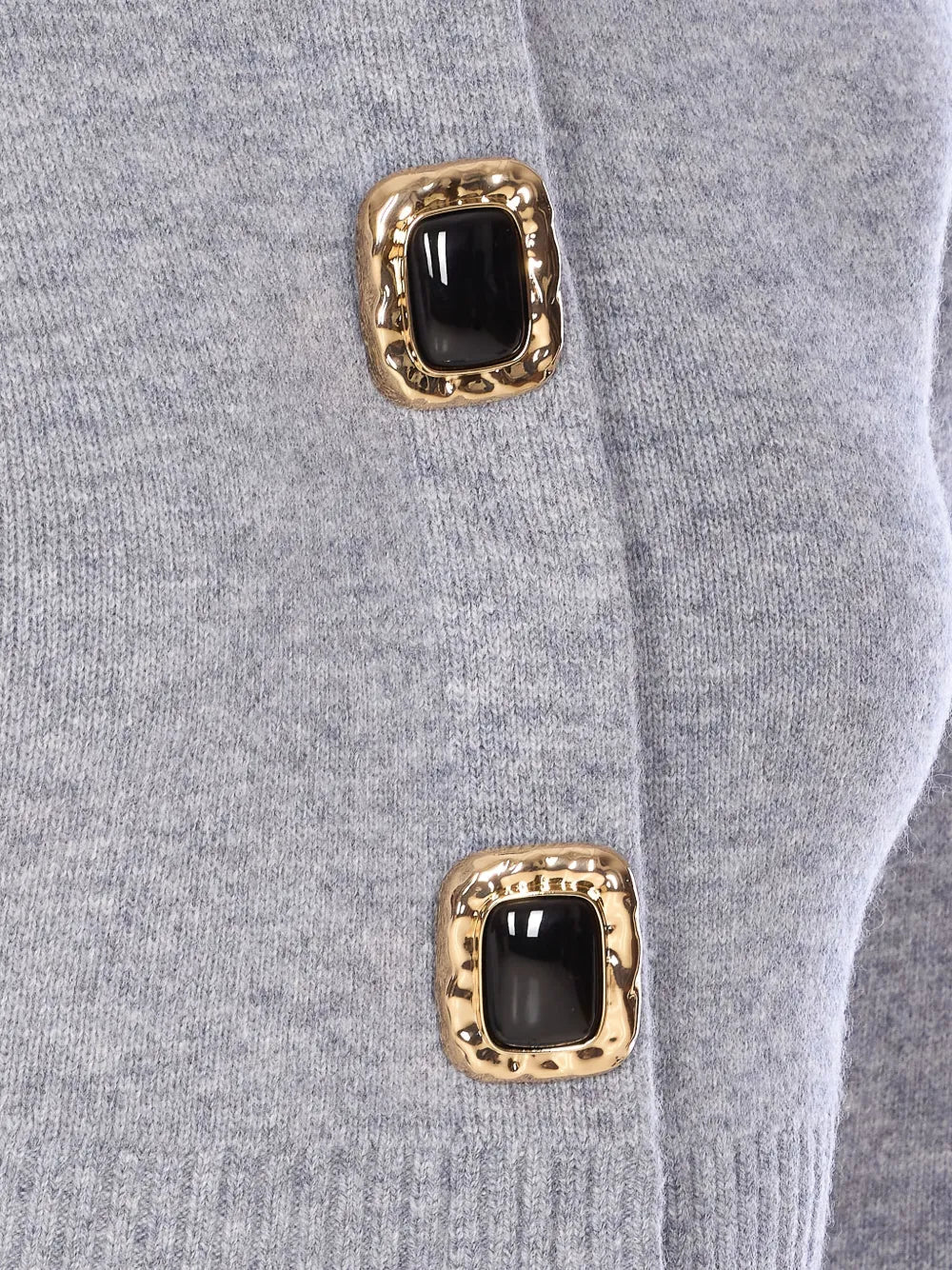 Vlnený kardigán so šperkovými gombíkmi