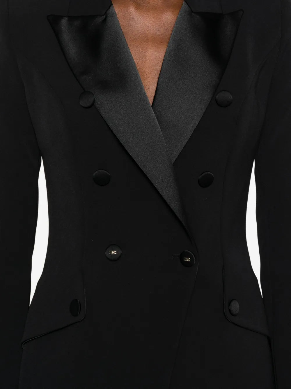 Minišaty s dvojitým řádkem a saténovým klopovým límcem