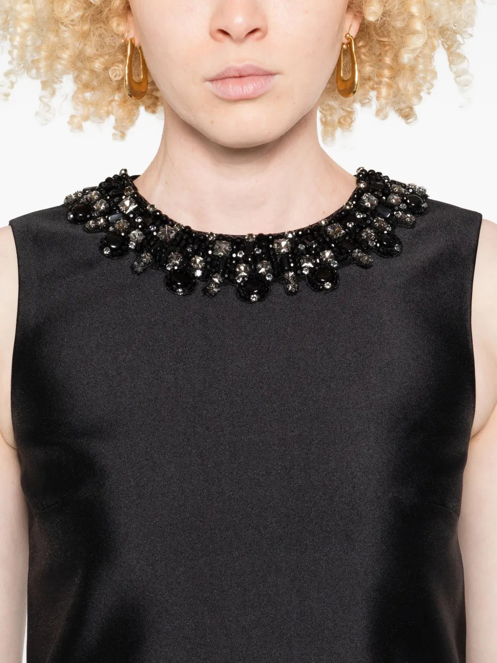 Minišaty s ozdobenými vreckami