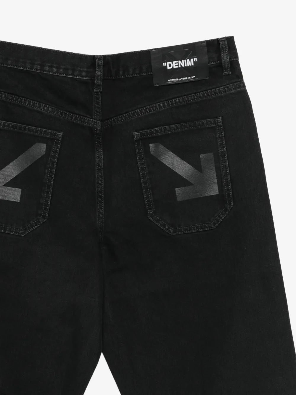 Jeans mit Arrows-Print und geradem Bein