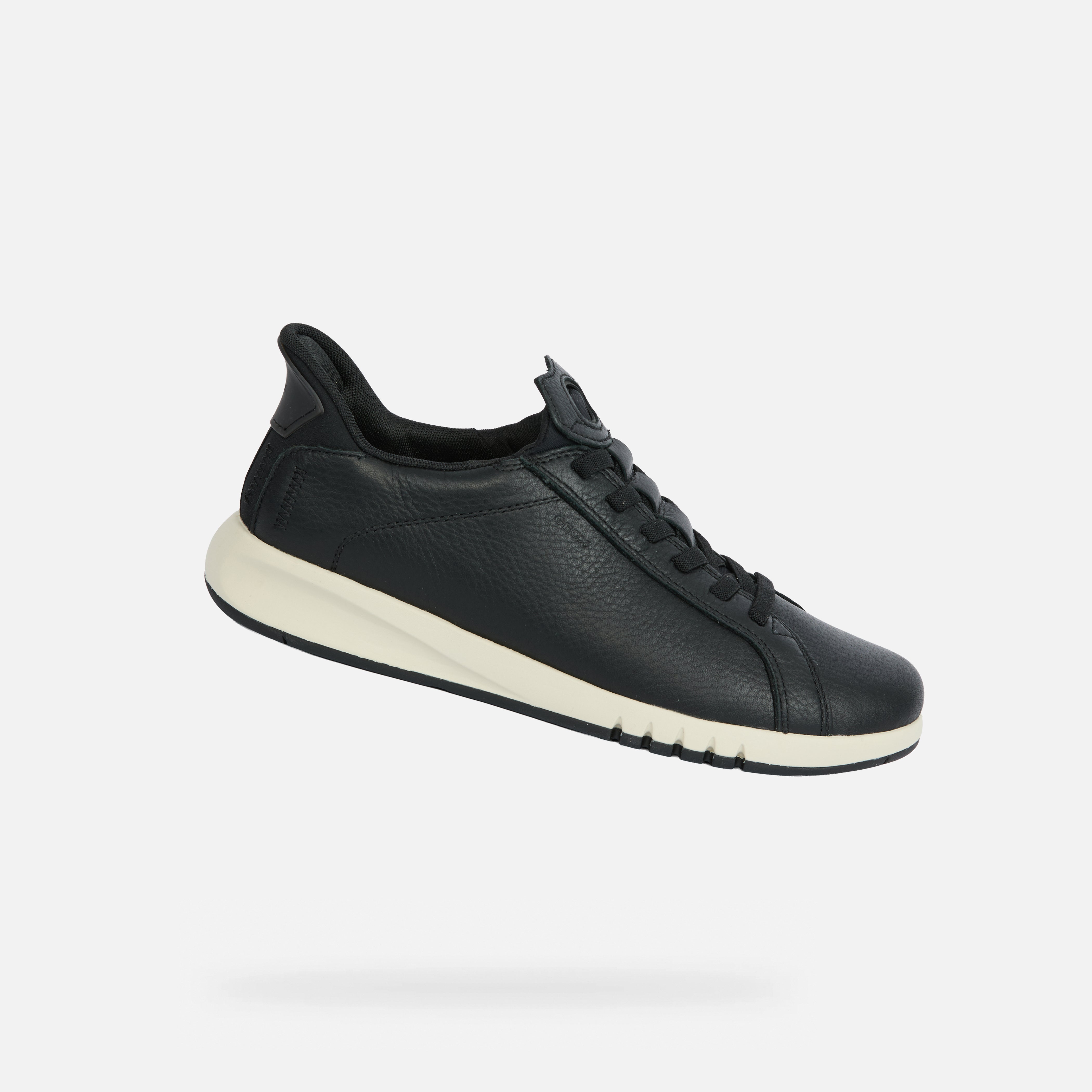 Aerantis Plus Sneakers
