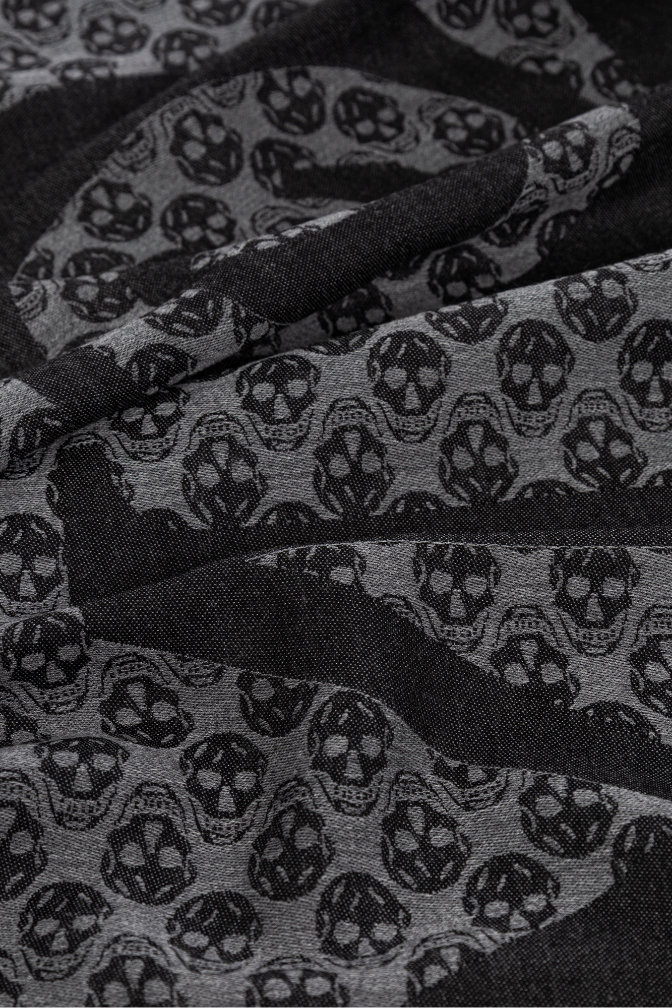 Scarf with skull motif