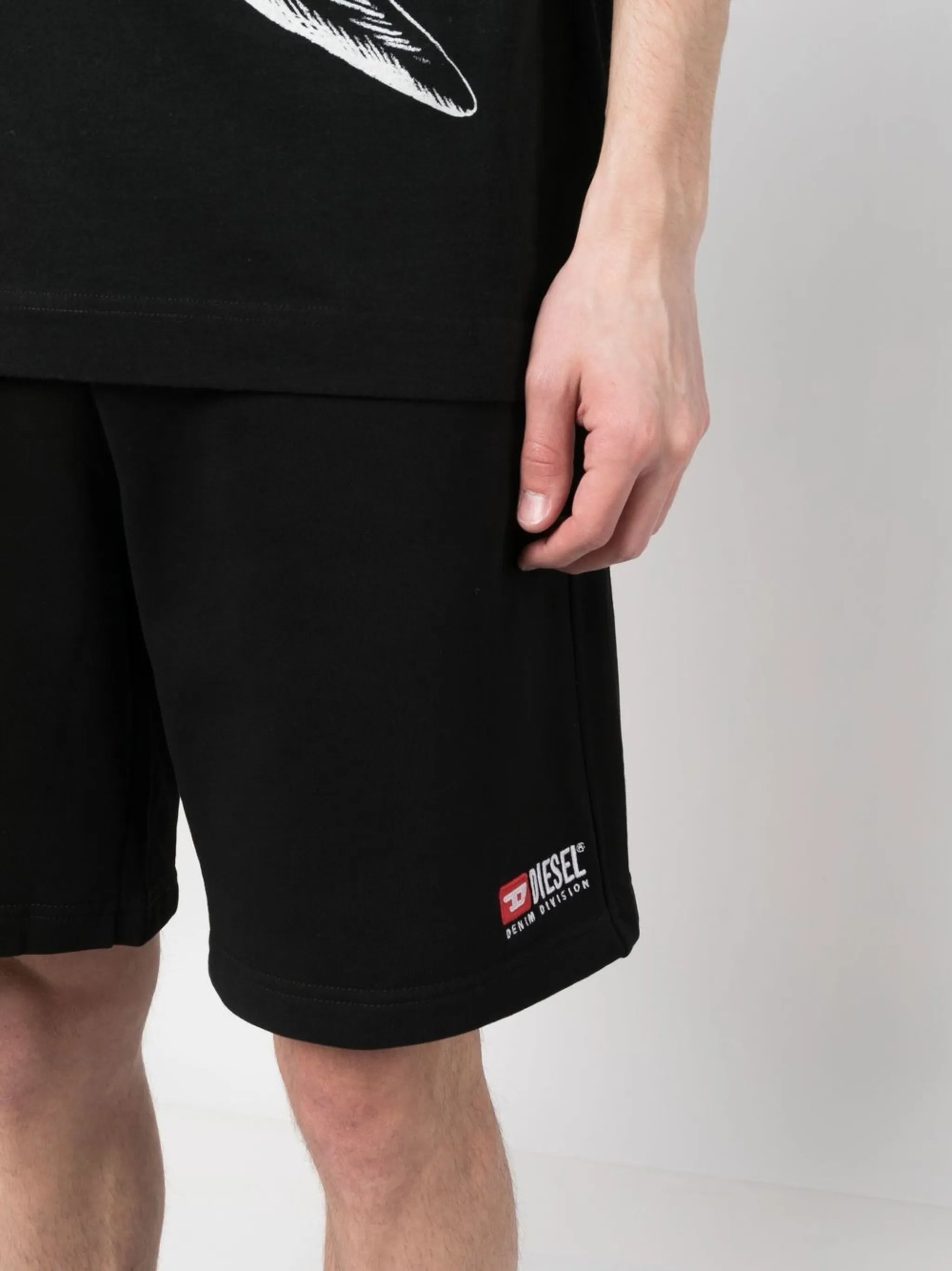 P-Crown-Div Joggingshorts s logom vyšitým