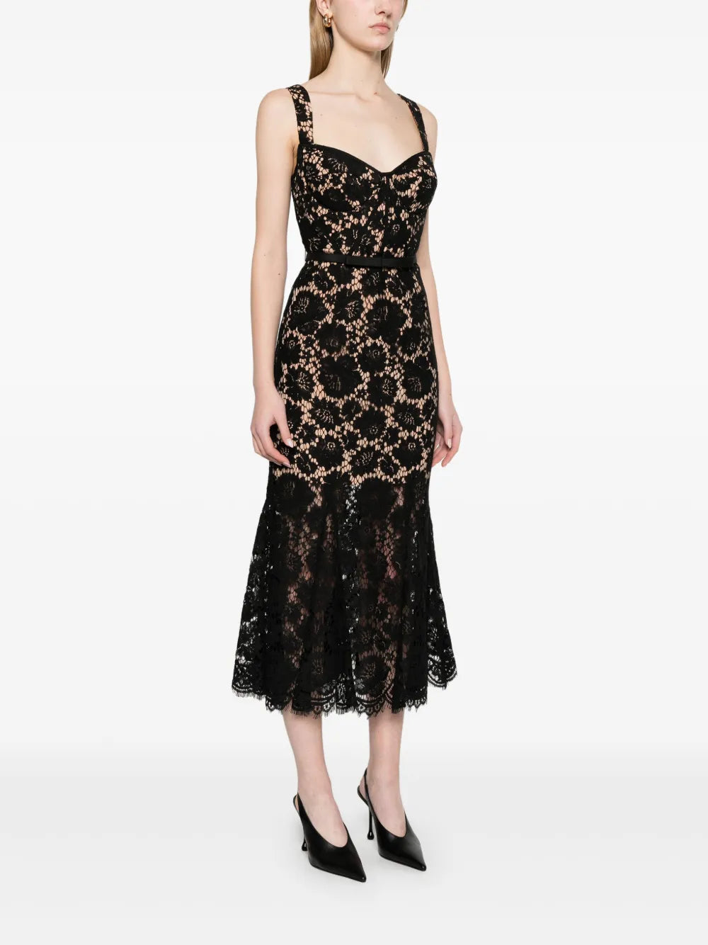 Midi dress made of lace