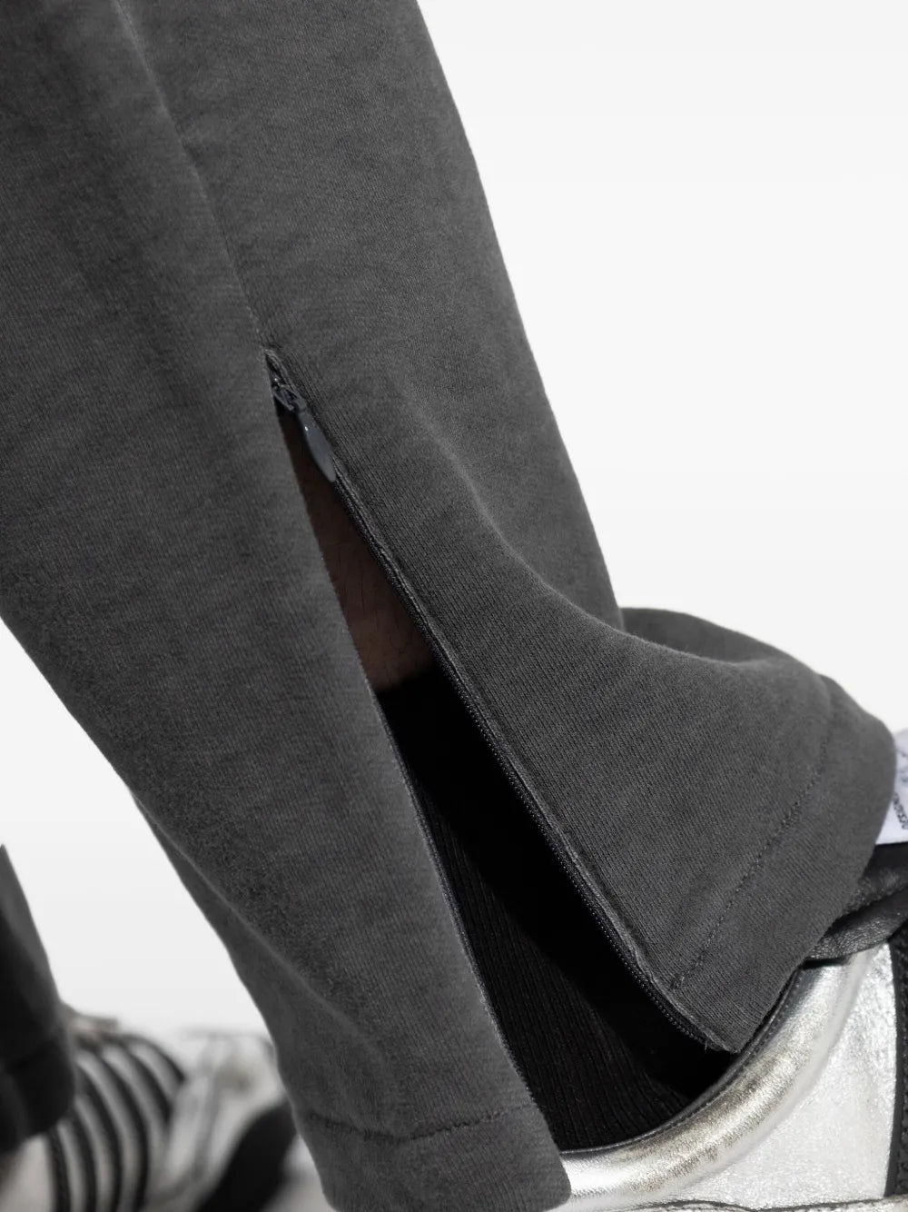 Tepláky s širokými nohavicami