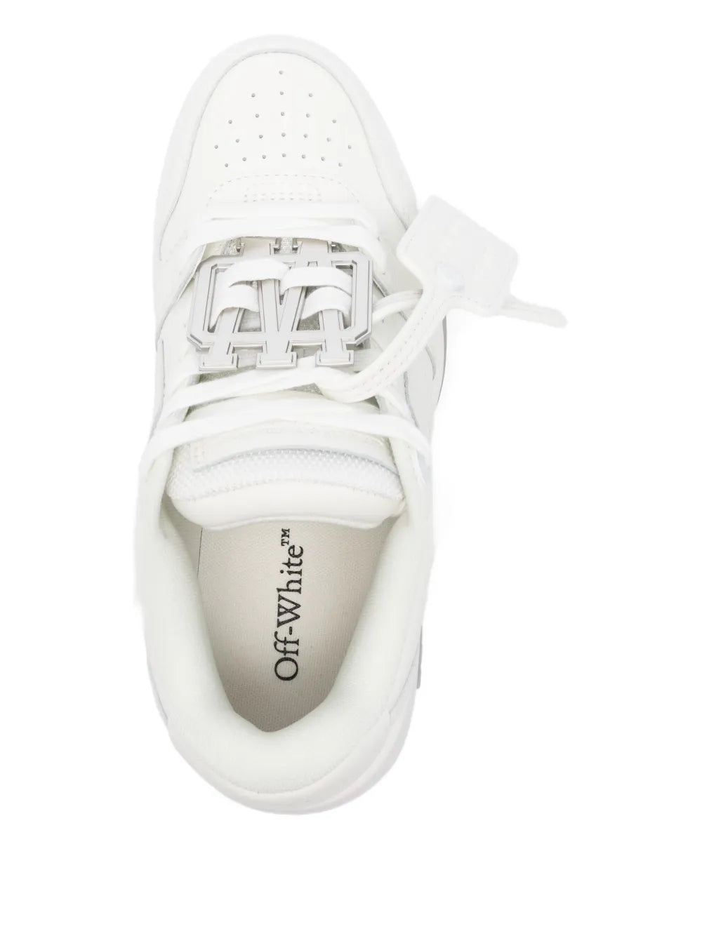 Tenisky mimo kancelář s přezkou ve tvaru šipky