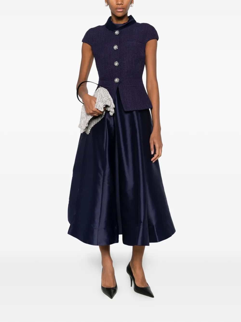 Klasické midi šaty s bouclé efektom