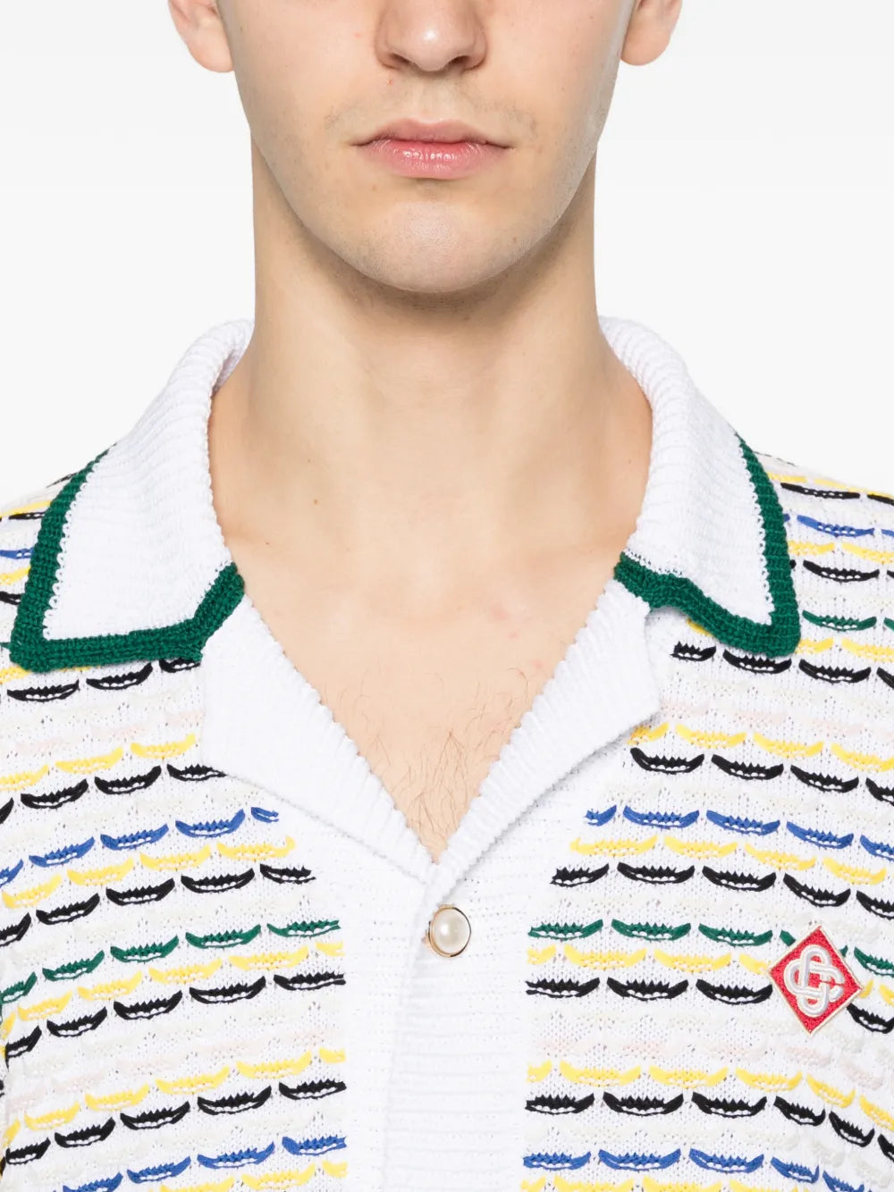 Short-sleeve shirt with decorative stitching