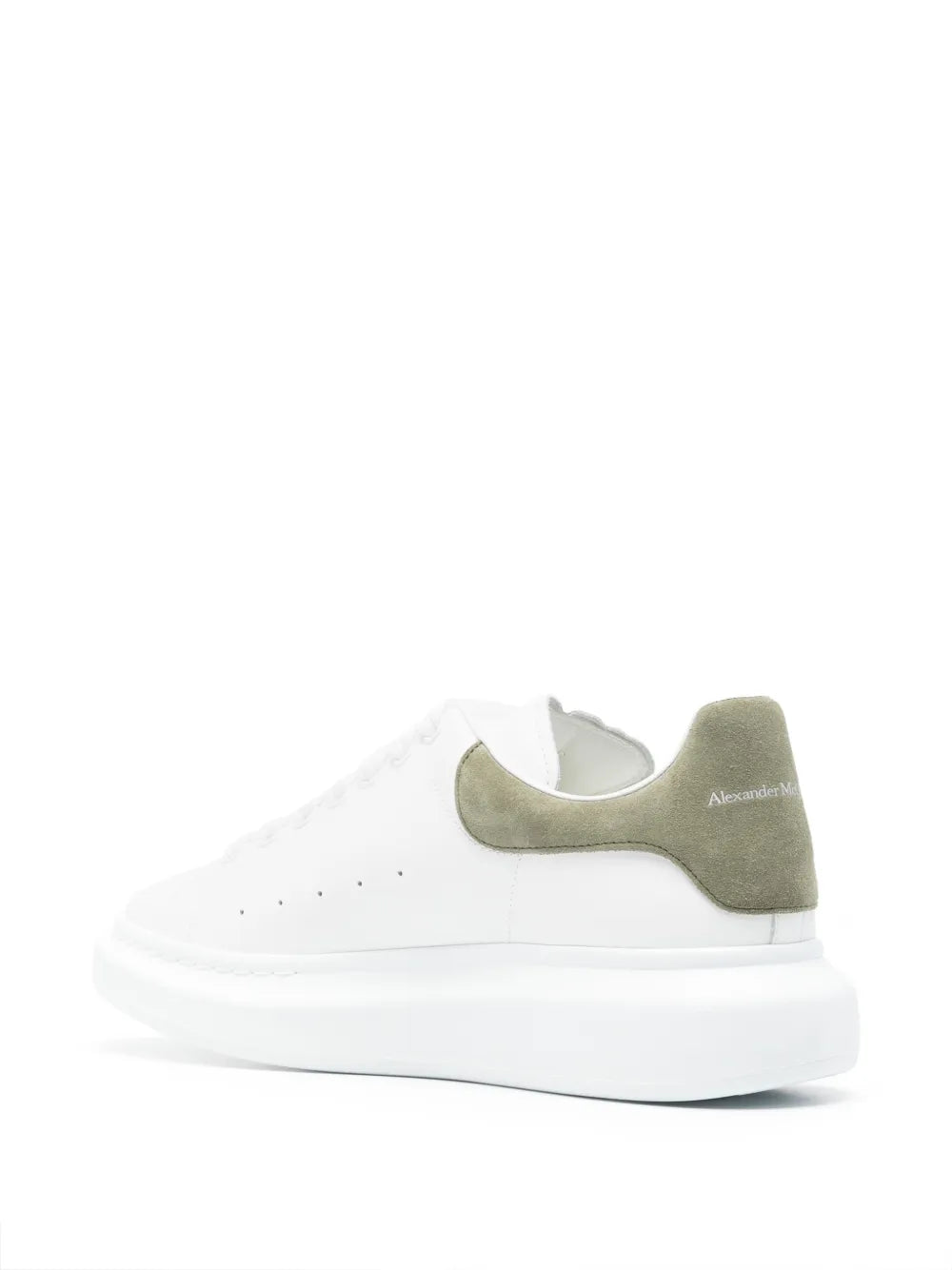 Sneakers with laces