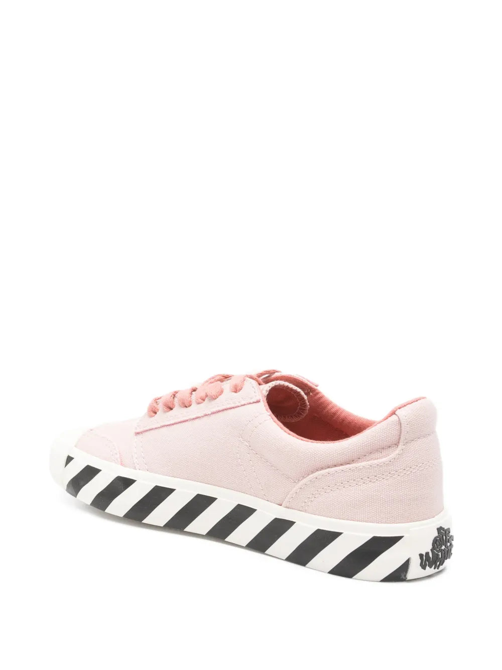Sneakers with arrow print