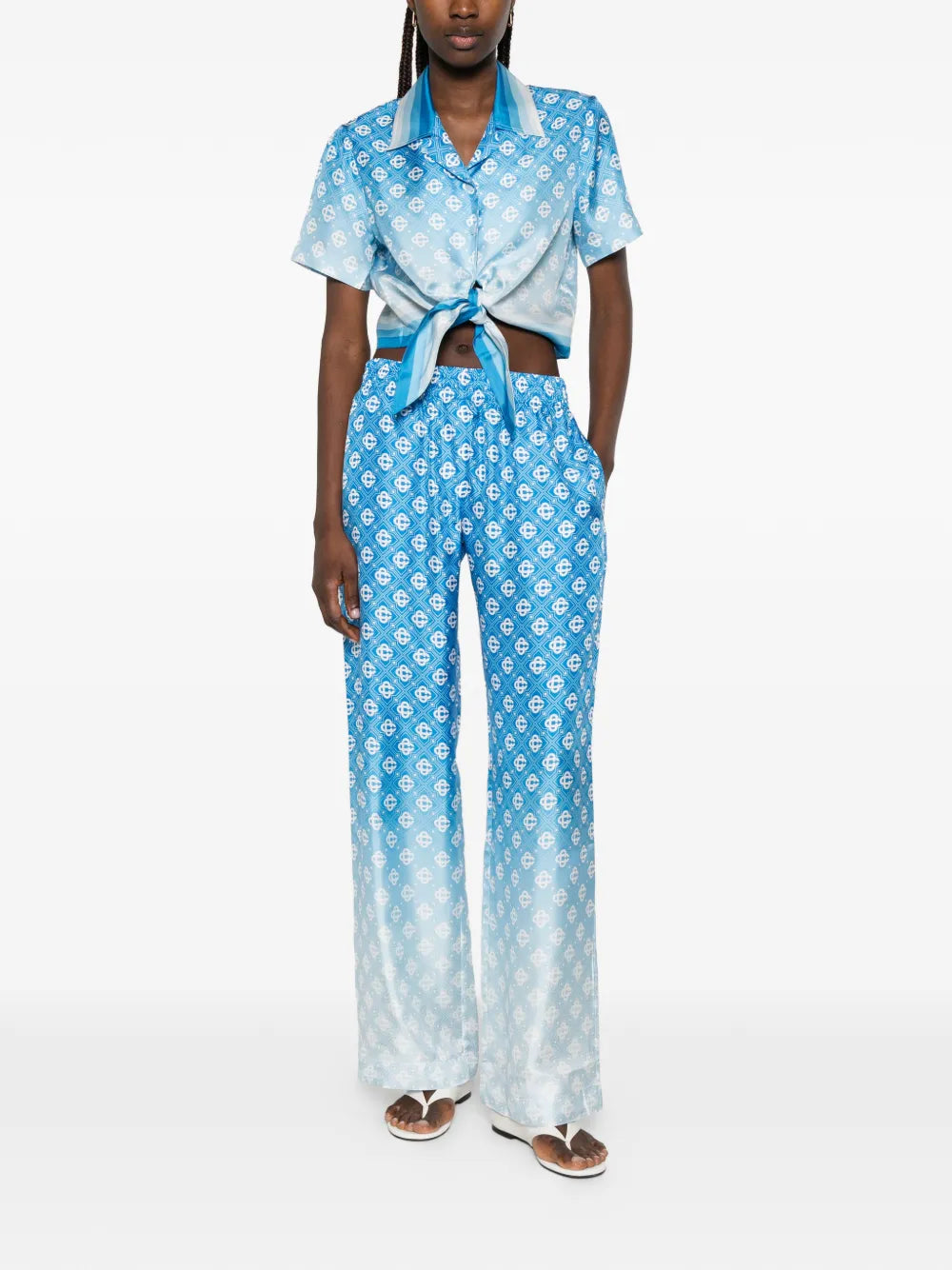 Knotted shirt with diamond and monogram print