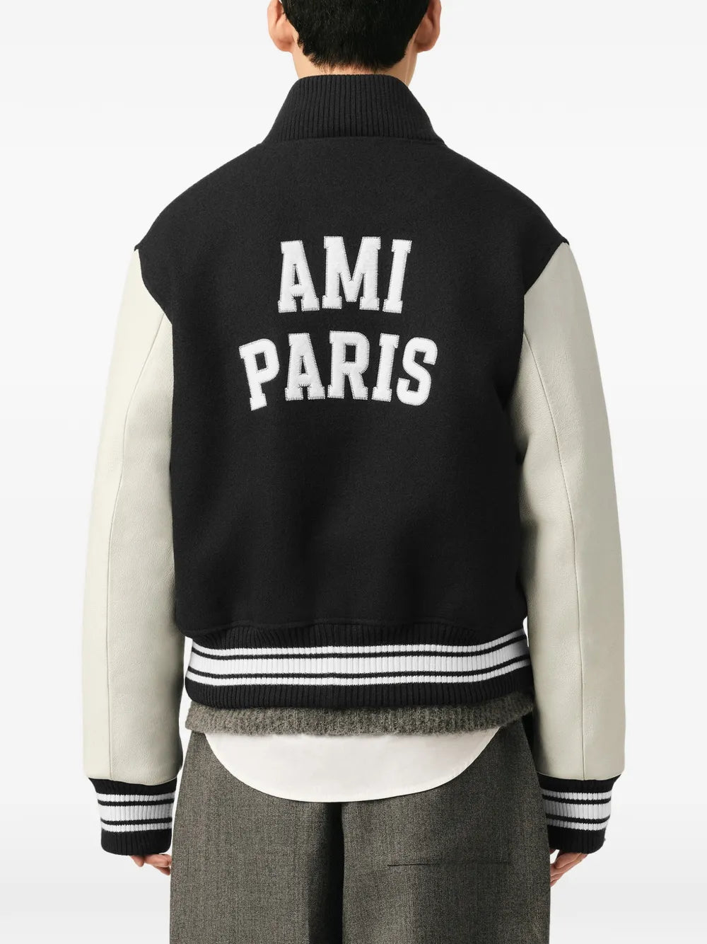 Wattierte Jacke aus Wolle und Leder mit Ami Paris-Stickerei