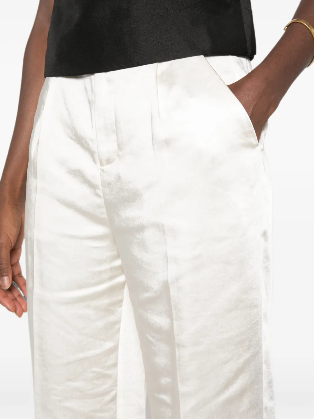 Plissierte Anzughose mit Satin-Finish