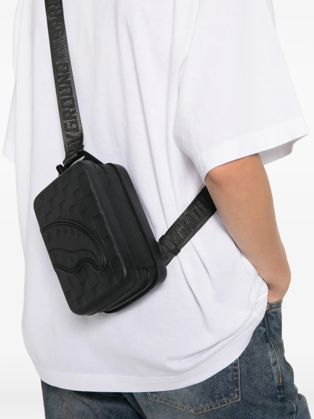 Shark Mouth Schultertasche mit Prägung