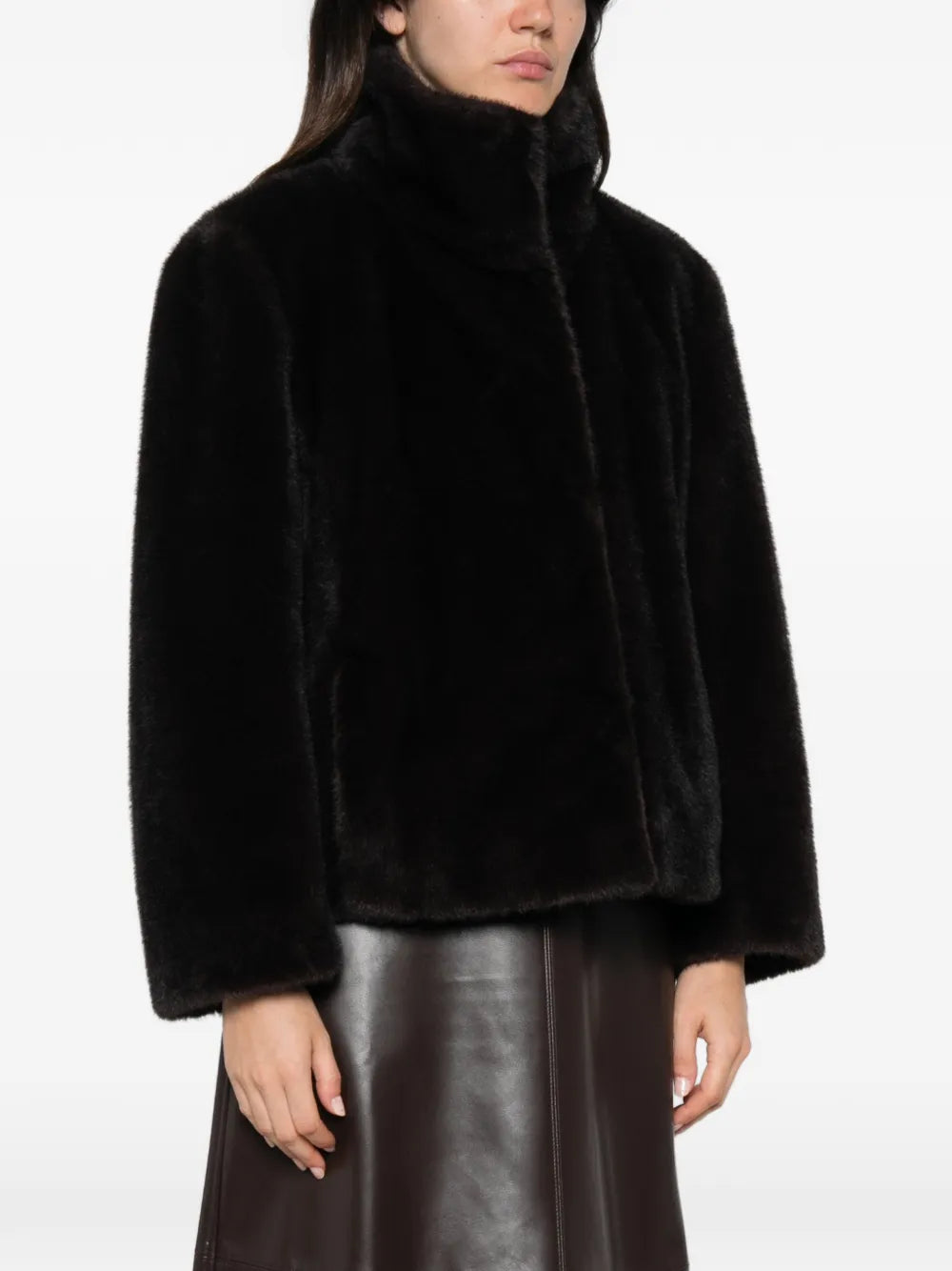 Crea Damenjacke aus Faux Fur mit Stehkragen