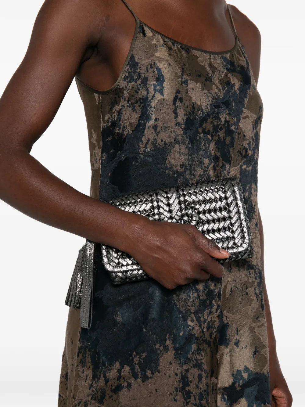 The Neeson Clutch mit Quaste