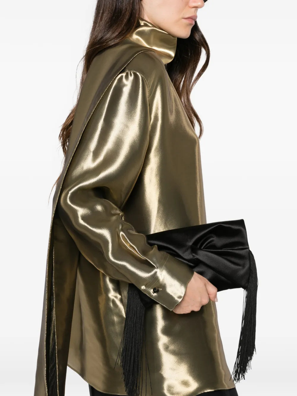 Clutch mit Quasten und Knoten