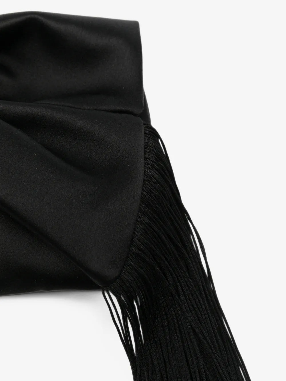 Clutch mit Quasten und Knoten