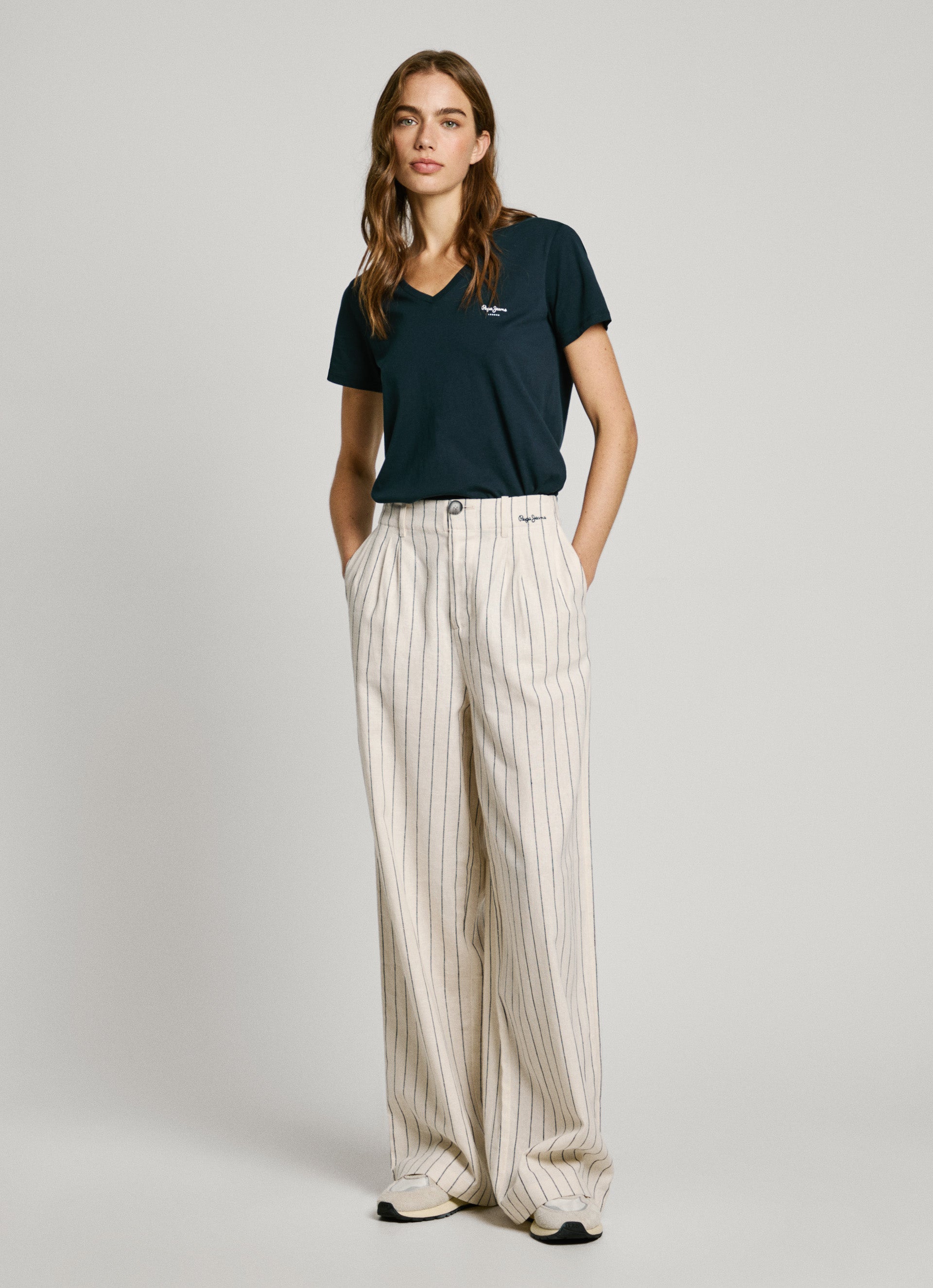 Macy T-shirt with V-neck